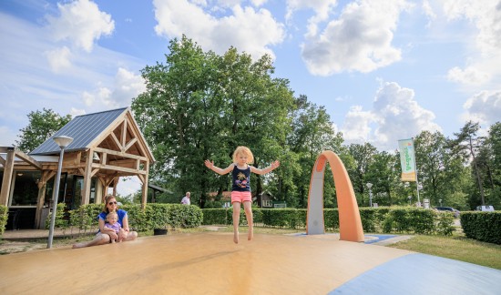 Springen trampoline camping Kaps