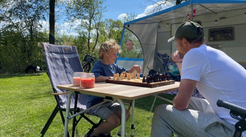 Schaken op de camping tubbergen.jpg