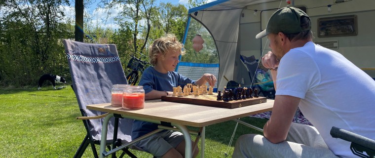 Schaken op de camping tubbergen.jpg
