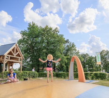 Springen trampoline camping Kaps