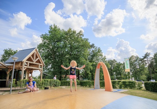 Springen trampoline camping Kaps