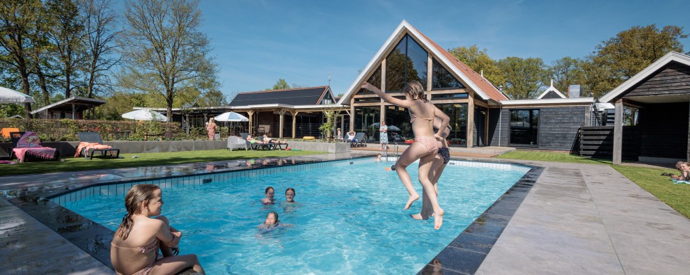 Buitenzwembad vakantiepark kaps familiecamping
