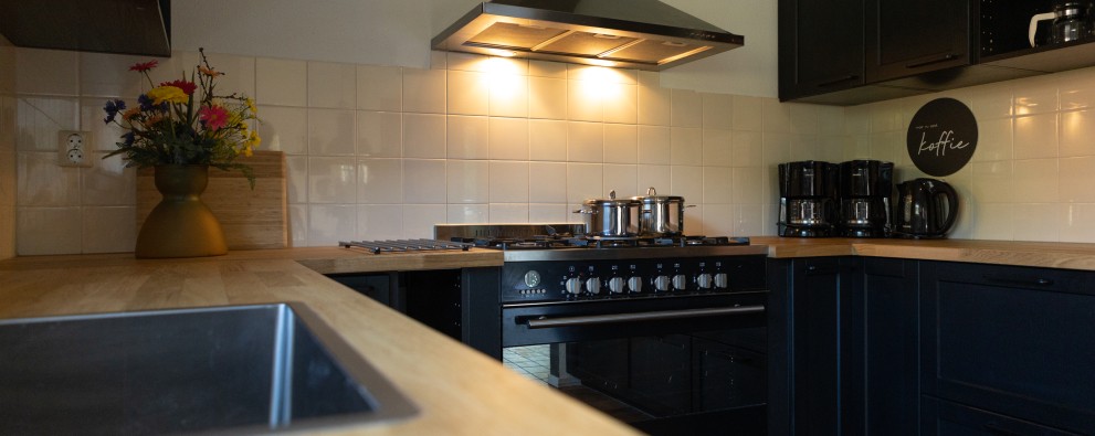 Groepsaccomomdatie Kapshoeve interieur keuken kaps tubbergen.JPG